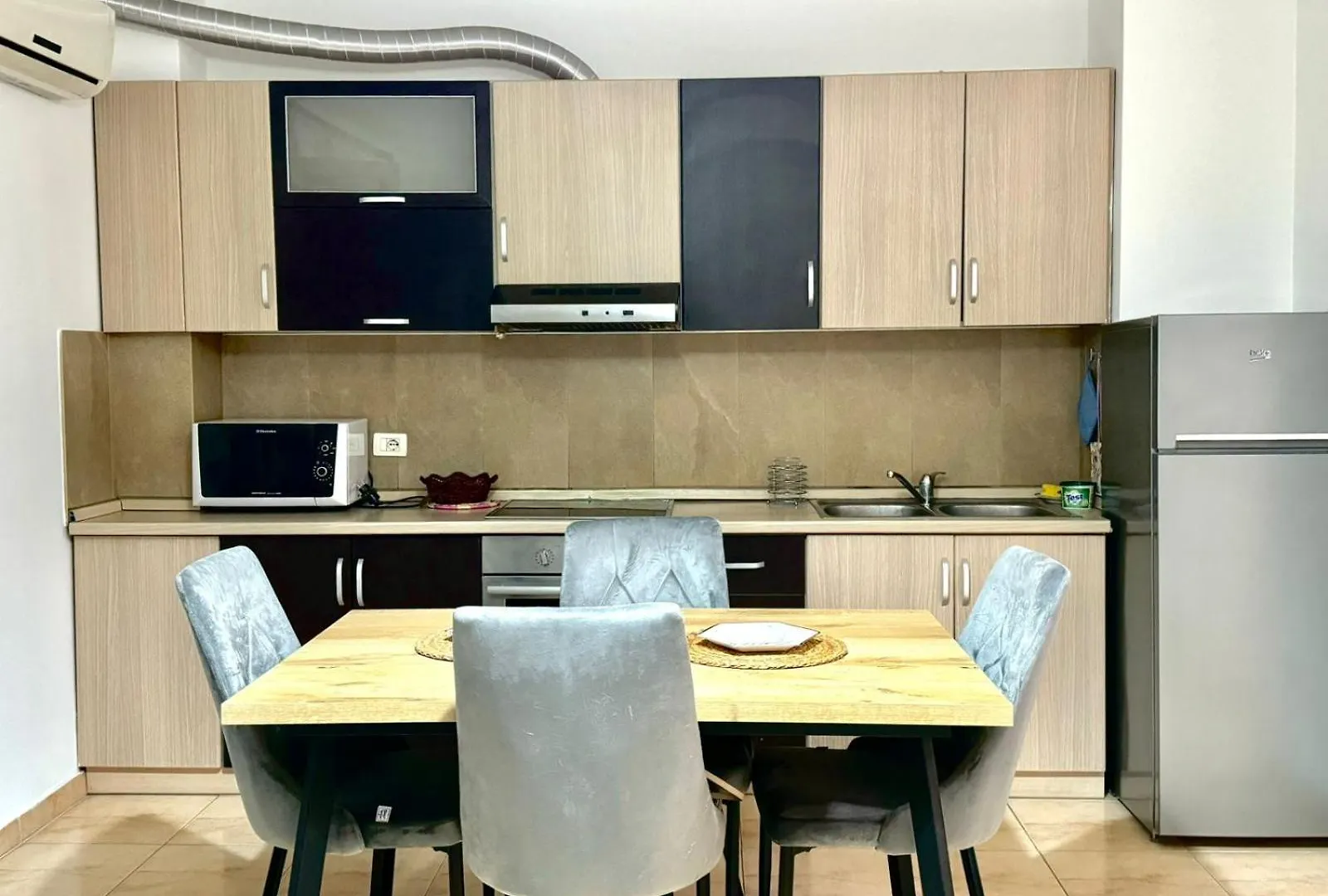 Lena'S Apartment Near City Center Tirana